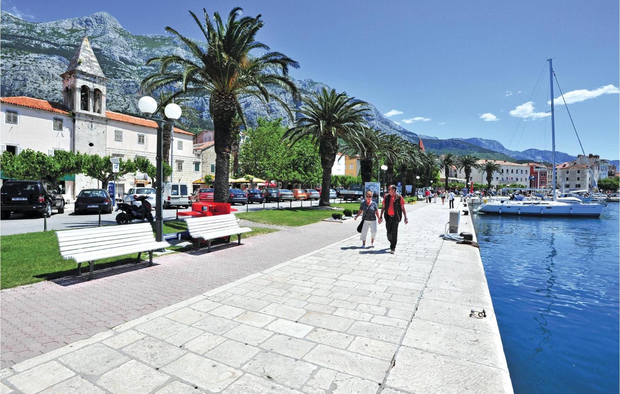 Awesome Apartment In Makarska With Kitchen Eksteriør billede