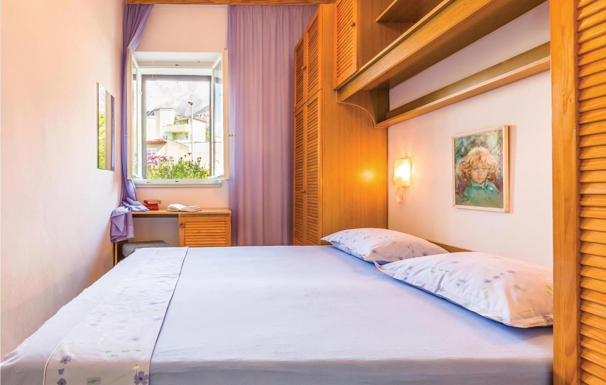Awesome Apartment In Makarska With Kitchen Eksteriør billede