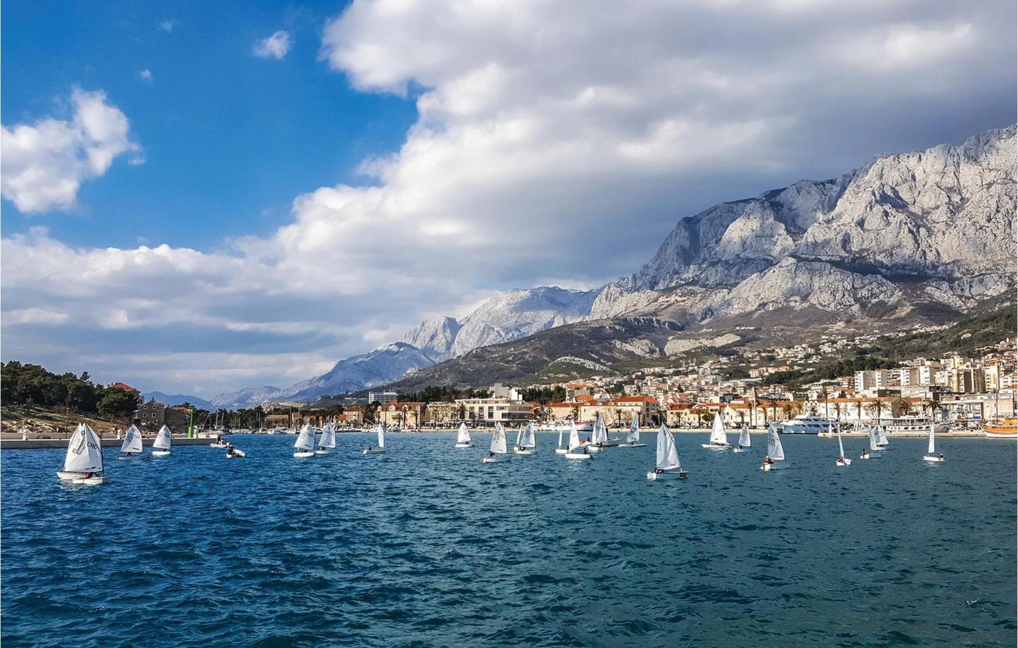 Awesome Apartment In Makarska With Kitchen Eksteriør billede